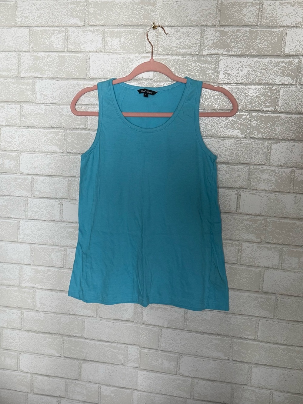 🏃‍♀️🏓🛼🌸👟☀️🥥
Just Love Turquoise Scoop Neck Tank Top